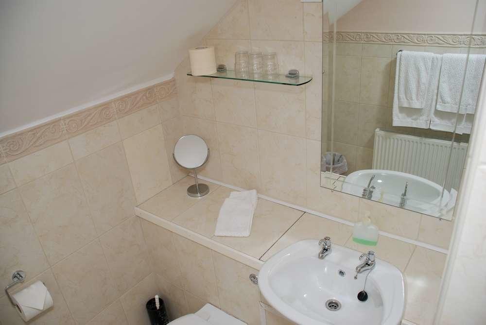 O'Briens Cashel Lodge Room photo